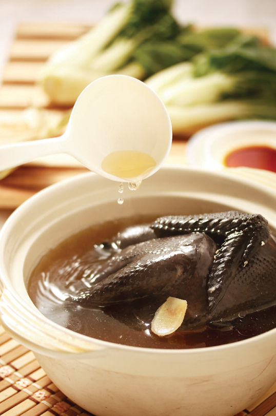 玄参生地乌鸡汤的做法