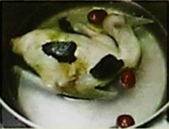 肉苁蓉红枣乳鸽汤的做法