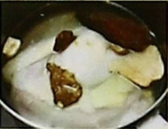 何首乌煲鸡汤的做法