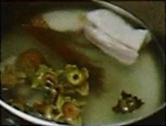 柿蒂瘦肉汤的做法