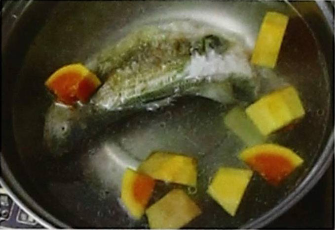 木瓜鲈鱼汤的做法