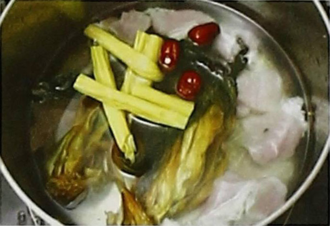 腐竹菜干瘦肉汤的做法