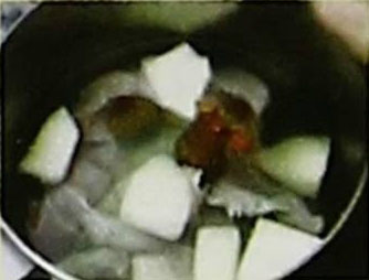雪梨瘦肉汤的做法
