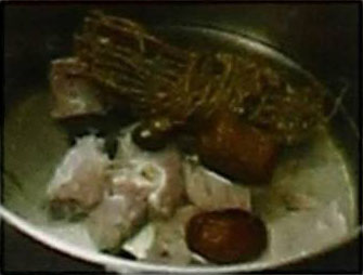 鸡骨草田螺瘦肉汤的做法