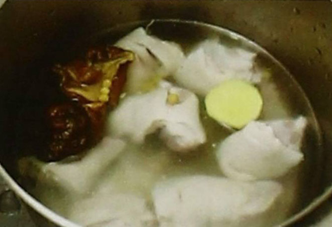 黄豆猪手汤的做法