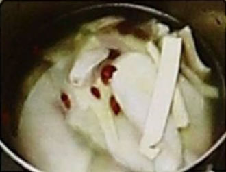 响螺淮杞鸡汤的做法