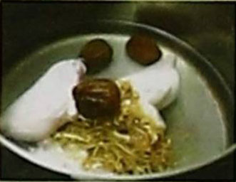 萝卜干猪蹄汤的做法