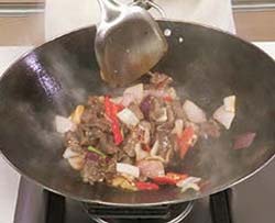 洋葱炒牛肉的做法