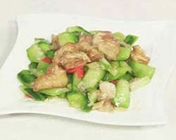 丝瓜炒油条的做法