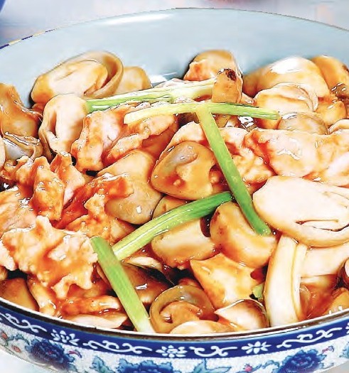 草菇烧肉的做法