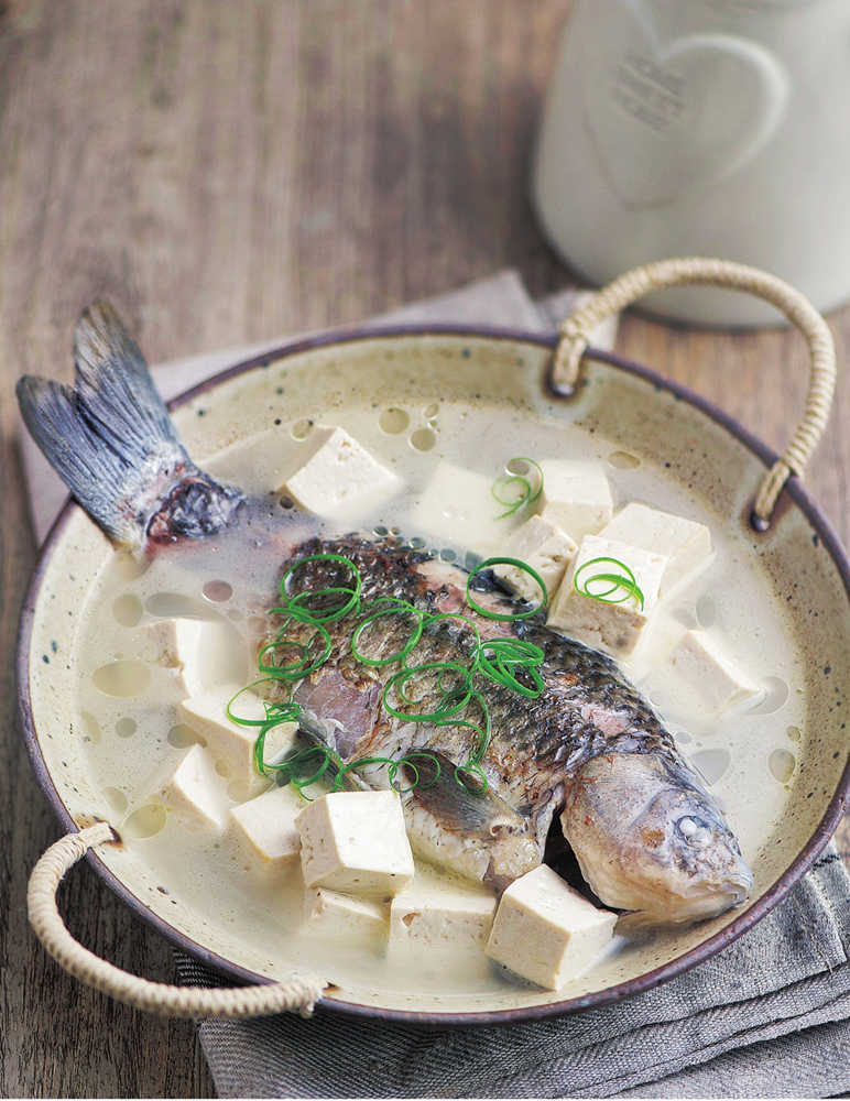 汤汤水水好养人：鲫鱼豆腐汤