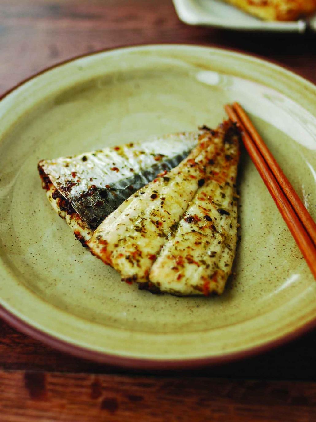 烤箱美味：香蒜黄油鲅鱼