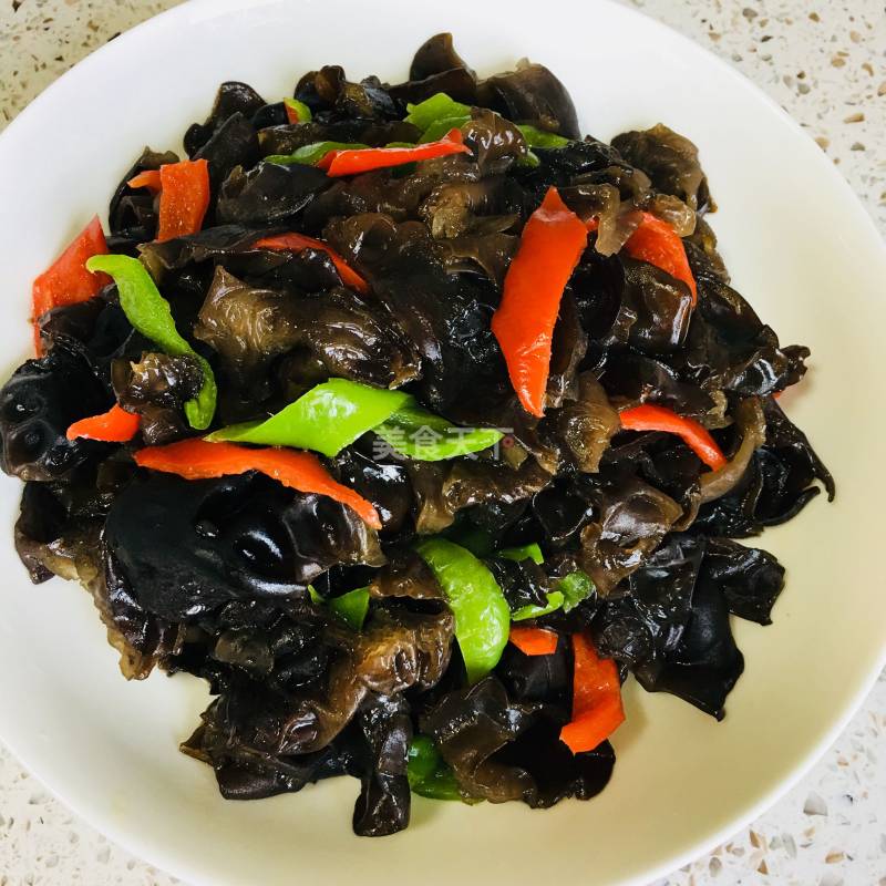 青红椒炒木耳