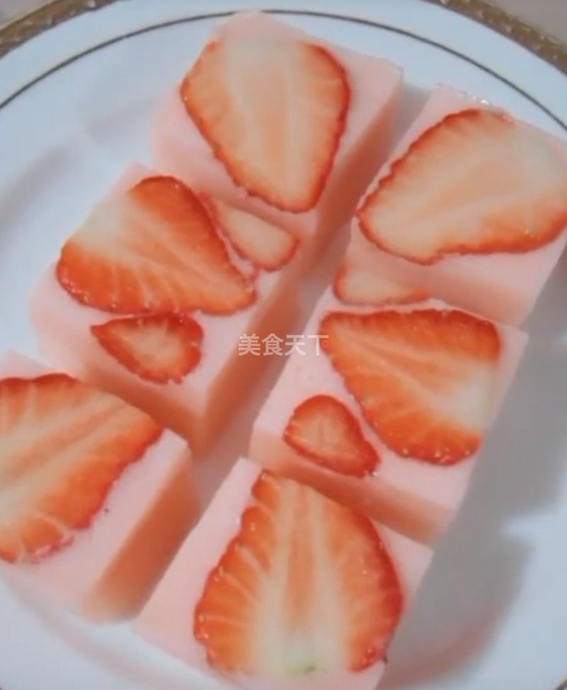 草莓牛奶布丁