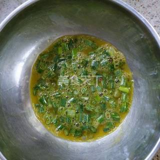 鸡蛋灌饼的做法步骤：2