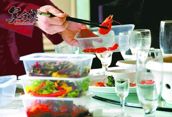 餐桌礼仪：餐后打包有讲究